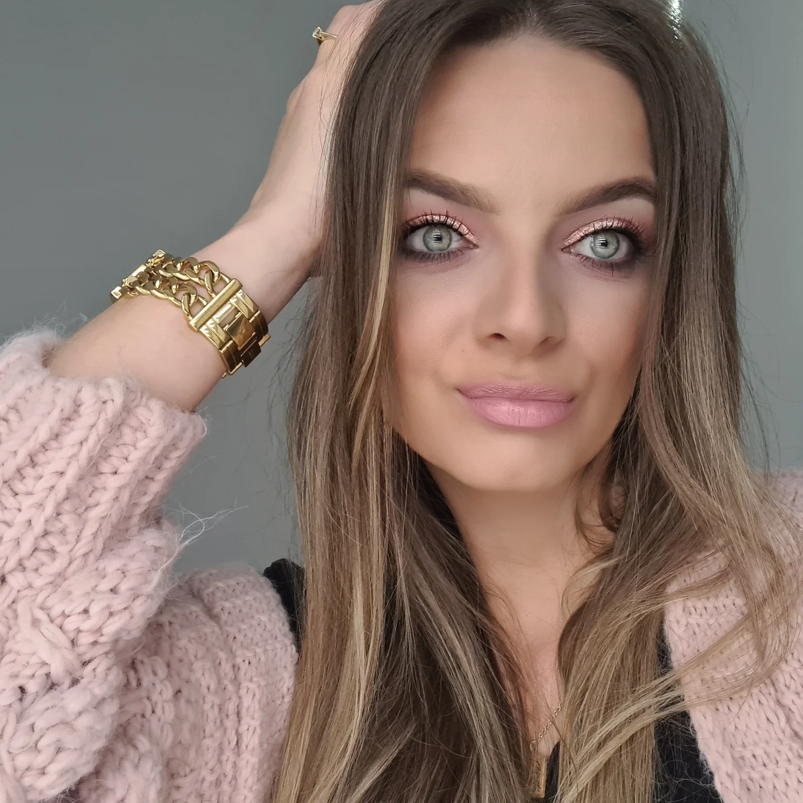 Makeup02 — Womanity, Navan