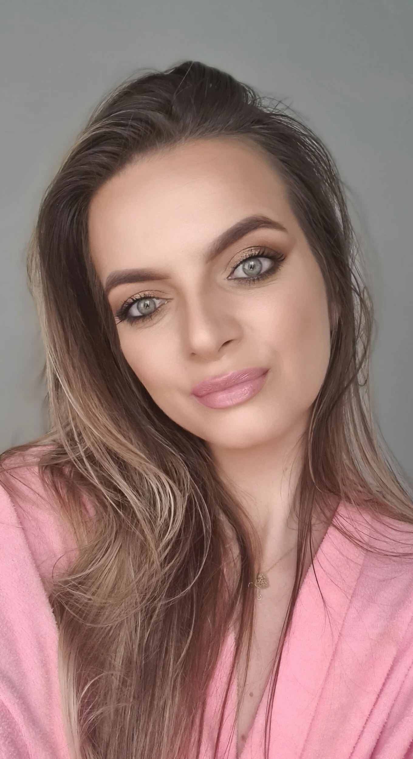 Makeup10 — Womanity, Navan